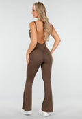 Bruine Yoga Jumpsuit Met Flared Pijpen en Lage Rug