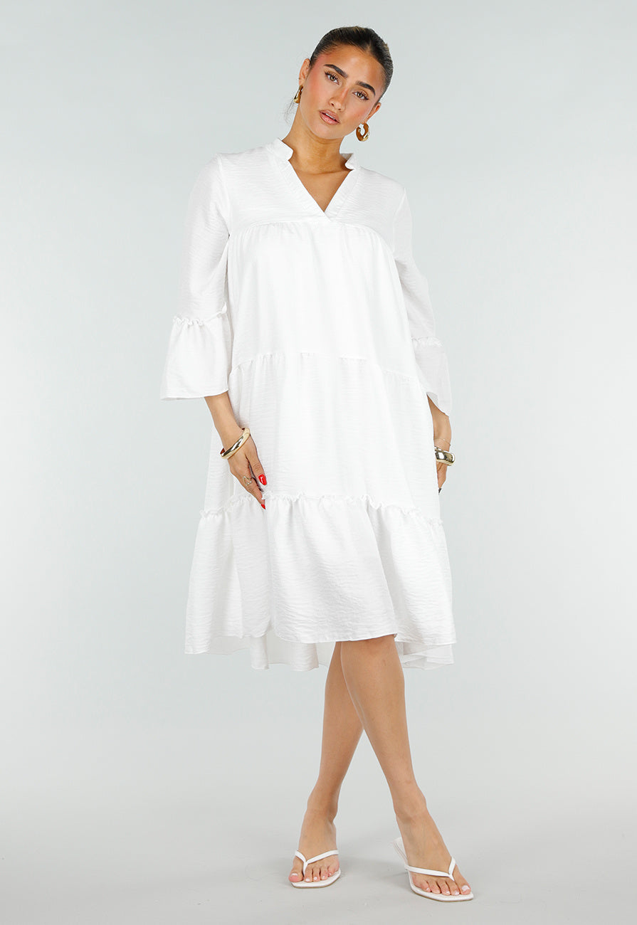 Witte Midi Jurk met V-hals en Ruffle Details