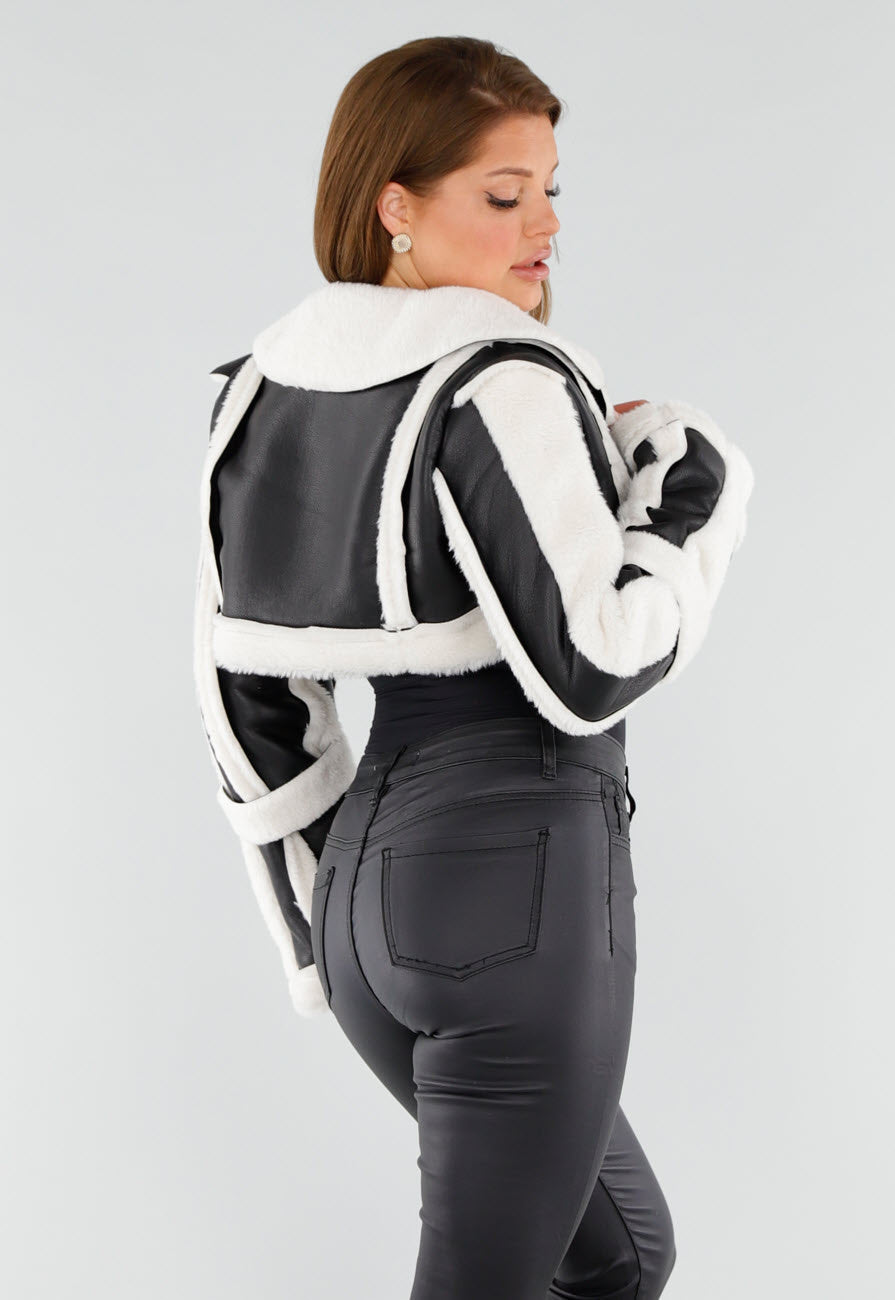 Zwart Wit Cropped Bontjack met Imitatieleer en Sherpa Afwerking
