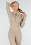 Beige Sportset met Strakke Fit en Ritssluiting Top