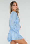 Lichtblauwe Plissé Playsuit met Overslag en Wijde Mouwen
