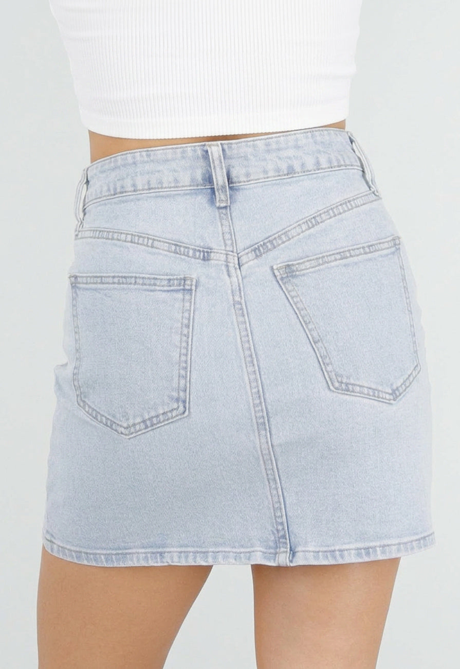Lichtblauwe Denim Mini Rok met Geborduurde Bloemetjes