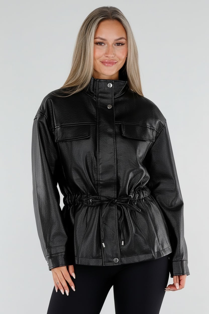 Zwarte Lederlook Jas met Hoge Kraag en Taillekoord