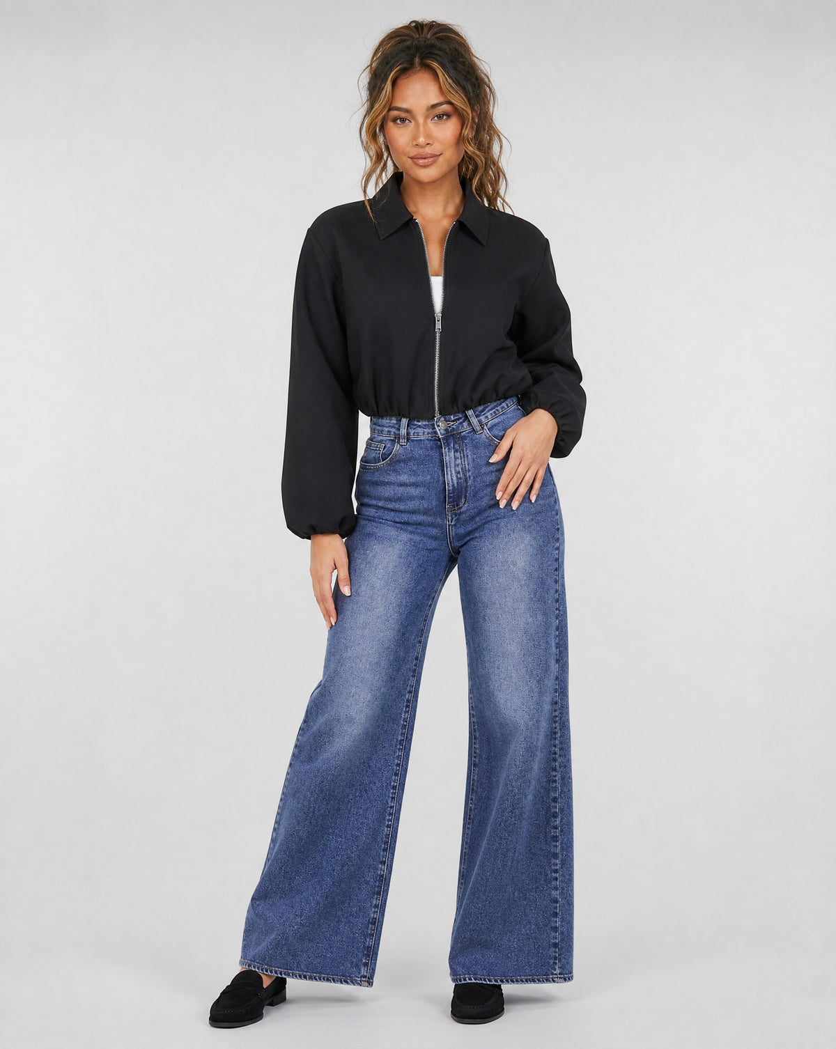 Zwarte Cropped Bomberjack met Ritssluiting en Ballonmouwen