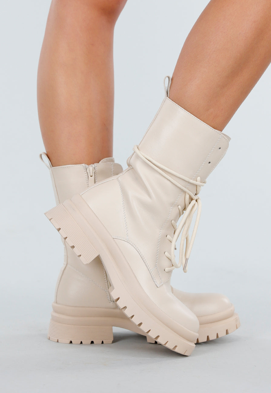 Beige Veterlaarzen met Chunky Zool