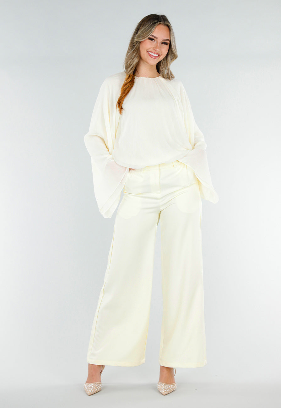 Butter Yellow Blouse met Wijde Mouwen
