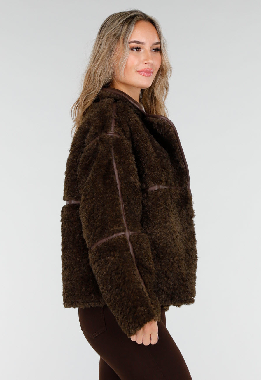 Donkerbruine Teddy Jas met Knoopsluiting