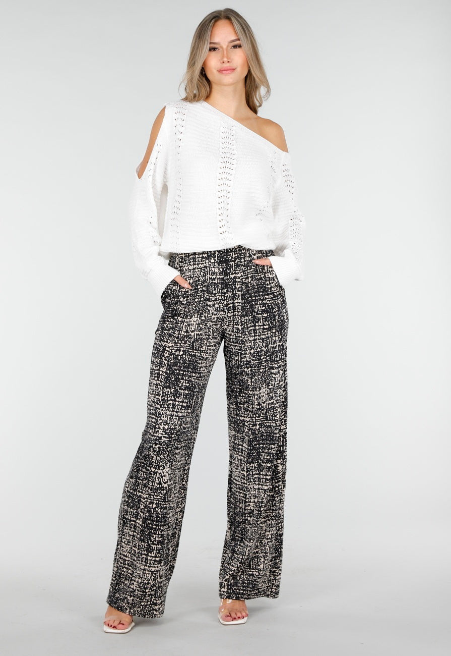 Witte Gebreide Trui met Cut Out en Off Shoulder