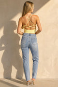 Gele Crop Top met Pads en Gekruiste Bandjes