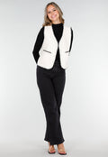 Wit Teddy Gilet met Zwarte Randen en Knoopsluiting