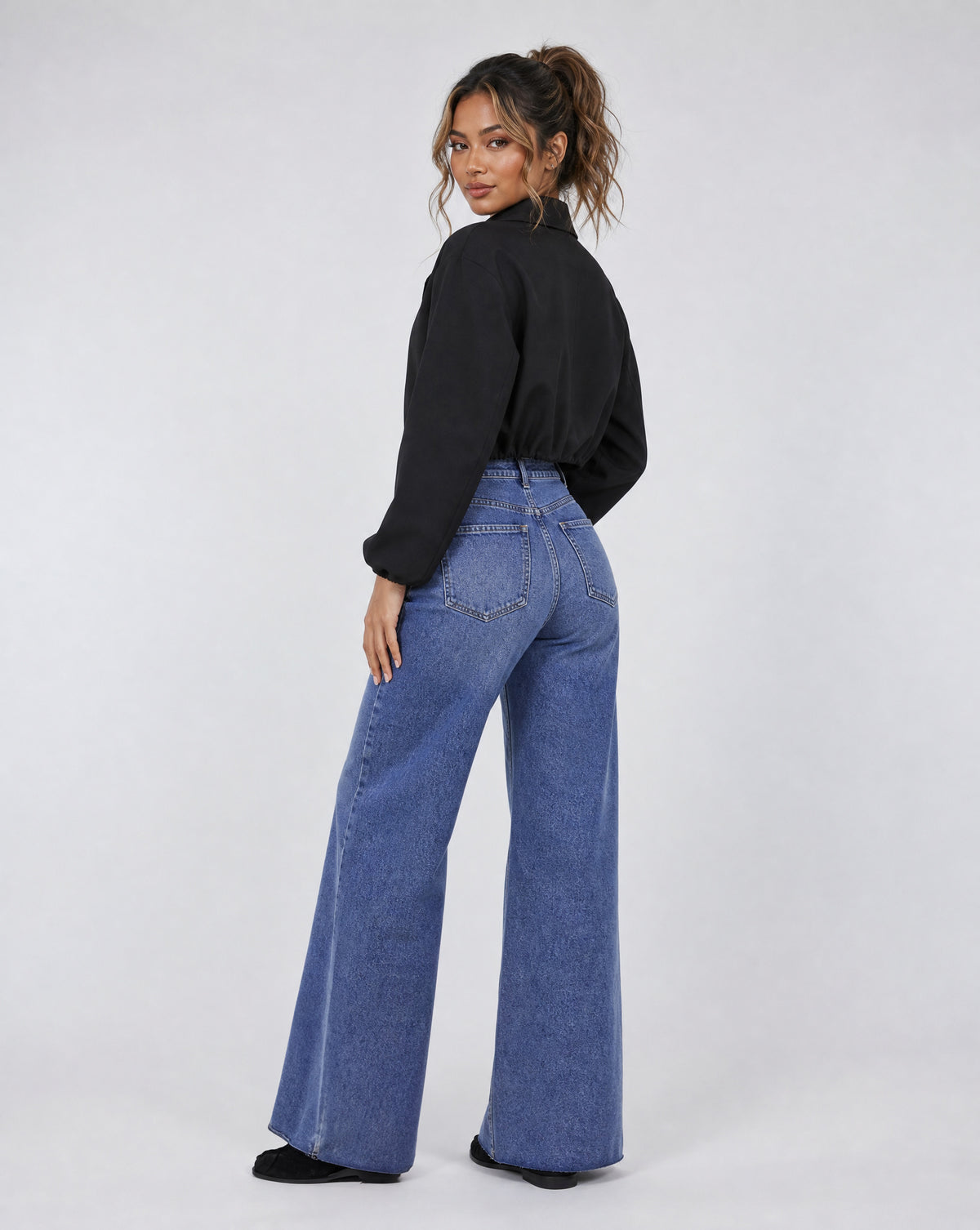 Zwarte Cropped Bomberjack met Ritssluiting en Ballonmouwen