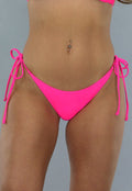 Bikini Broekje met Scrunch in Neon Roze