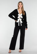 Zwarte Cardigan met Witte Striksluiting en Lange Mouwen