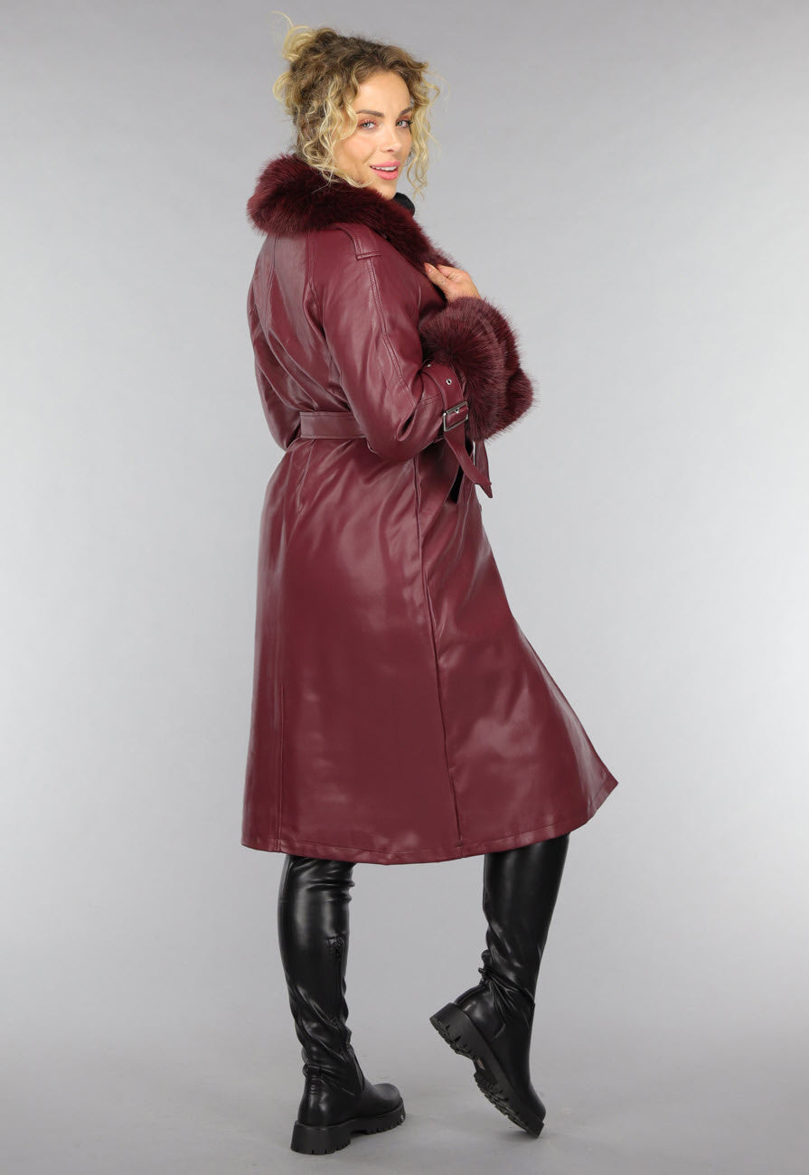 Lange Wijnrode Lederlook Trenchcoat met Bont