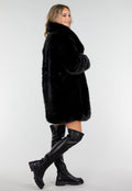 Zwarte Faux Fur Jas met Brede Kraag