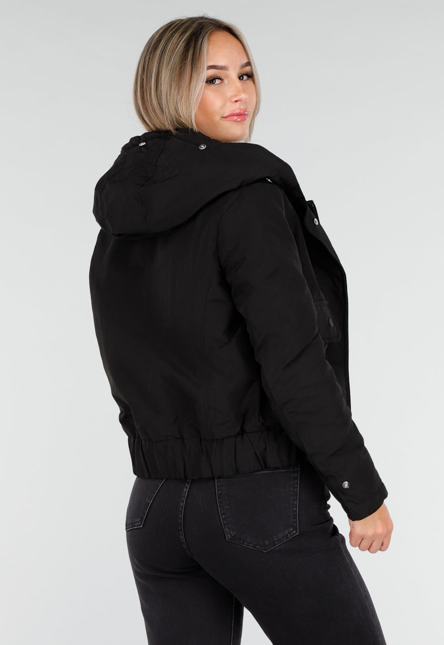 Zwarte Korte Winterjas met Afneembare Faux Fur Kraag en Manchetten