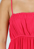 Rode Mousseline Maxi Jurk met Spaghettibandjes en Smokdetail