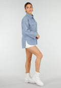 Lichtblauwe Denim Blouse met Lange Mouwen en Borstzakken