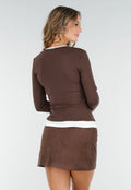 Bruine Longsleeve Top met V-Hals en Witte Boorden