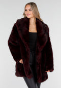 Bordeauxrode Faux Fur Jas met Ceintuur en Brede Kraag