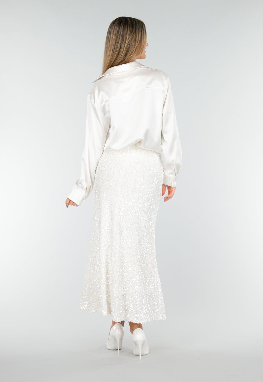 Witte Midi Rok met All Over Pailletten en Subtiele Uitlopende Zoom