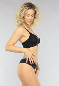 Naadloze Zwarte String met Geschulpte Randen