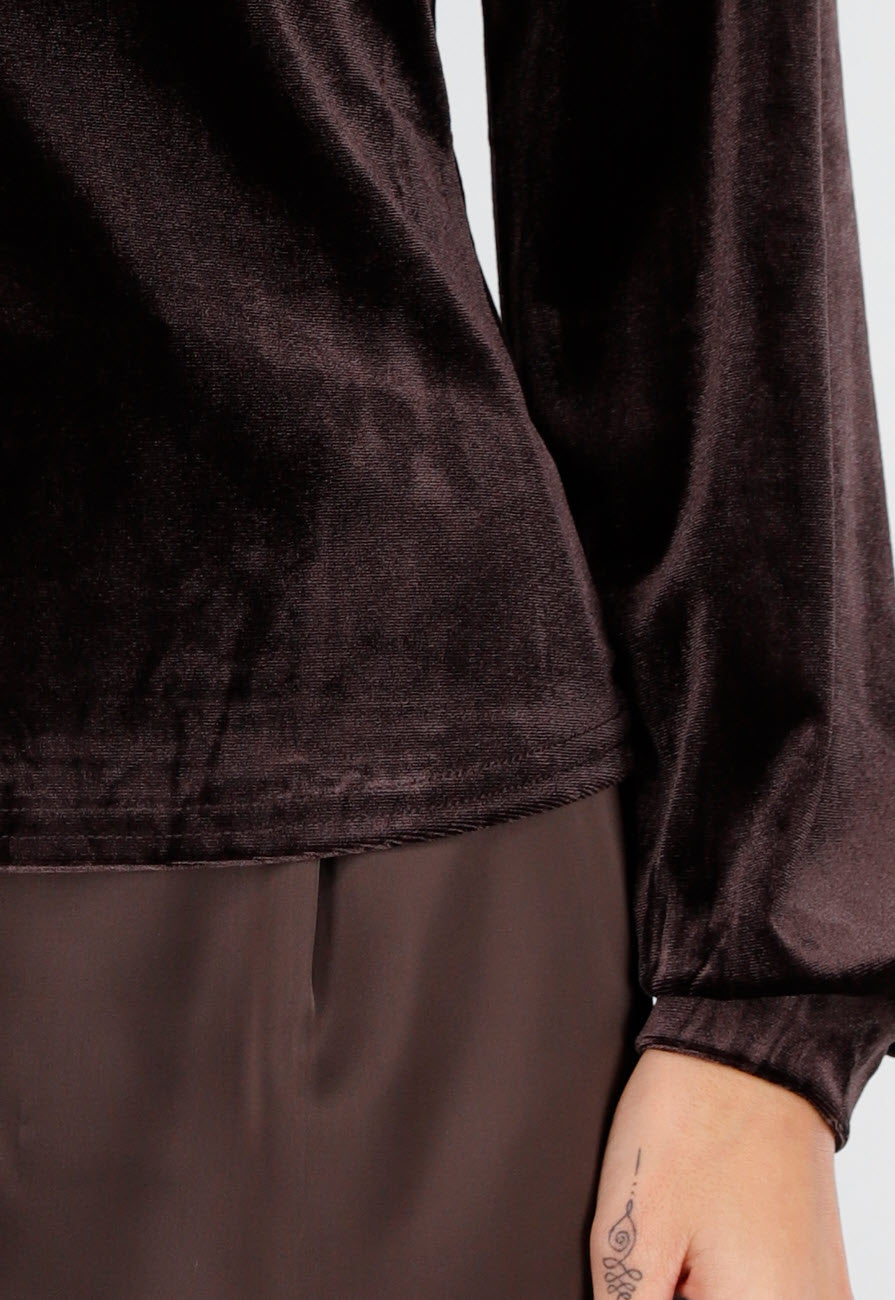 Bruine Velours Top met Cut-Out Halslijn en Lange Mouwen