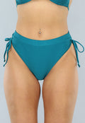 Shiny Petrol Bikini Slip met Scrunch en Strikdetails