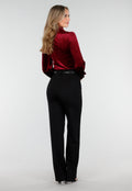 Rode Velours Top met V-Hals en Choker Detail