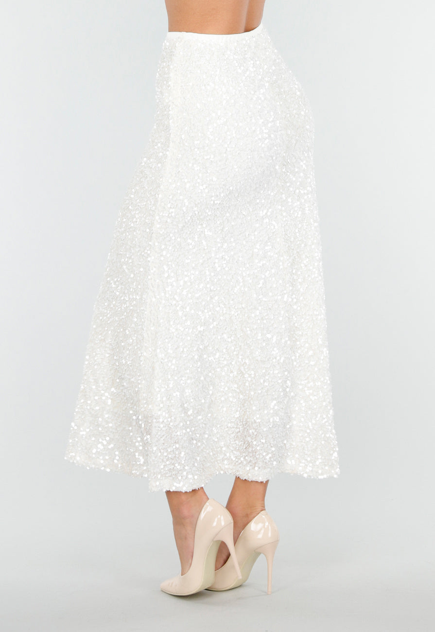 Witte Midi Rok met All Over Pailletten en Subtiele Uitlopende Zoom