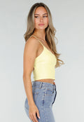Gele Crop Top met Pads en Gekruiste Bandjes